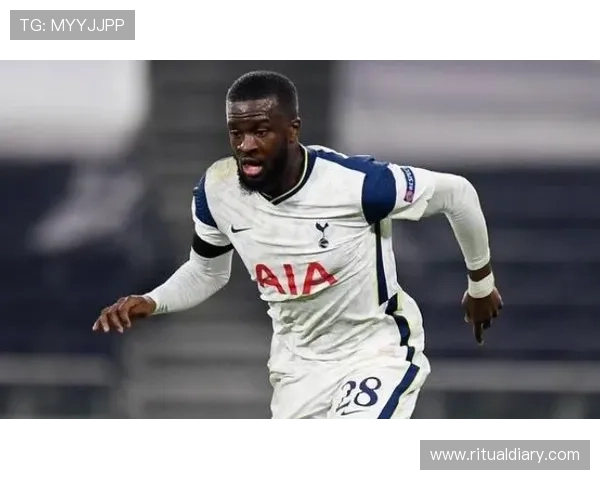 恩东贝莱防守贡献持续提升，中场拦截能力展现稳健走势