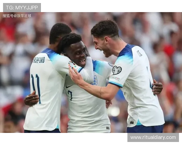 为何萨卡被视为英格兰未来核心？他的成长逻辑是什么