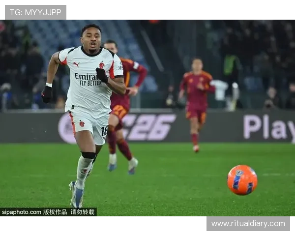 AC米兰防守体系崩塌问题，当前赛季阶段性变化对争冠形势产生影响